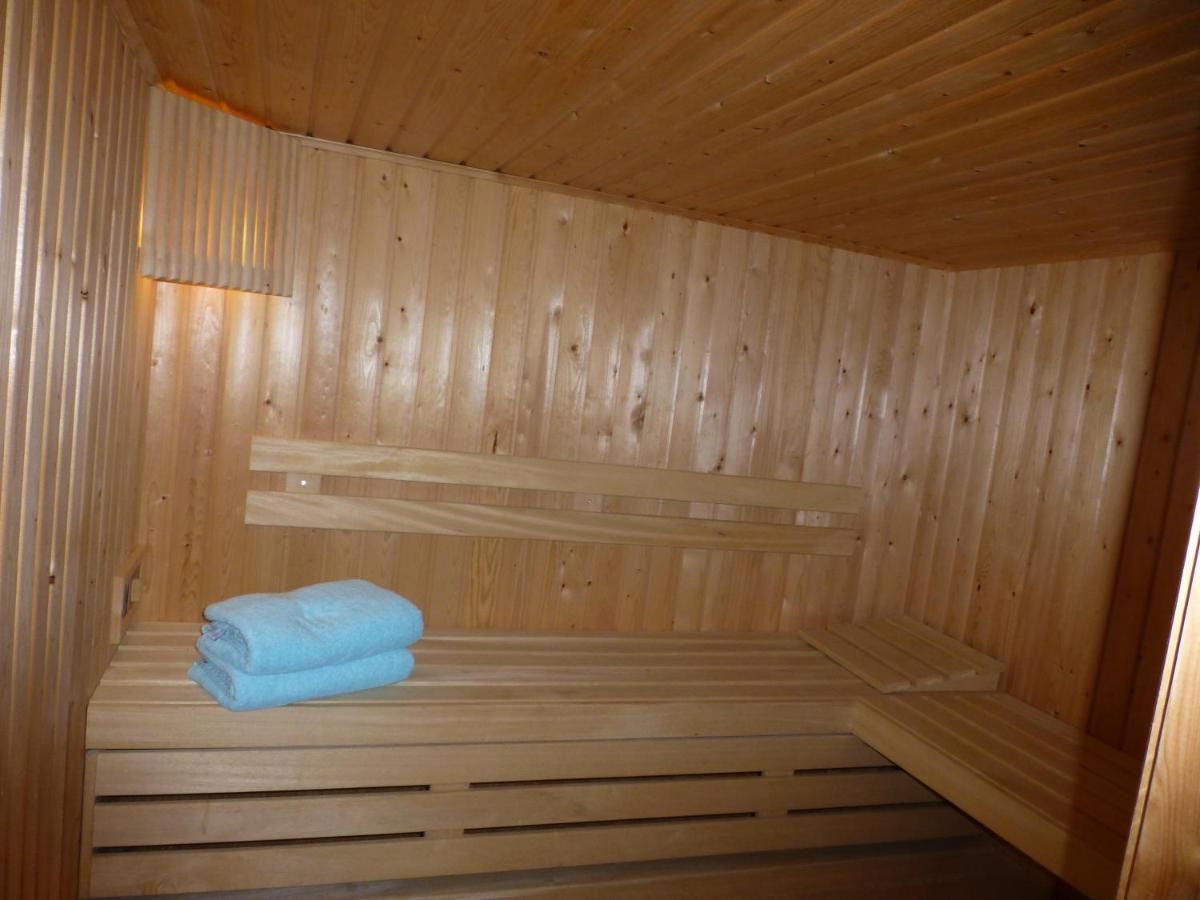 Vakantiehuis Onder De Peppel Met Sauna En Jacuzzi Wijk en Aalburg エクステリア 写真